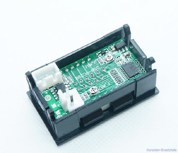 - Digitales Einbau-Multimeter mit LED Anzeige in rot und blau. Voltmeter und Amperemeter zugleich.